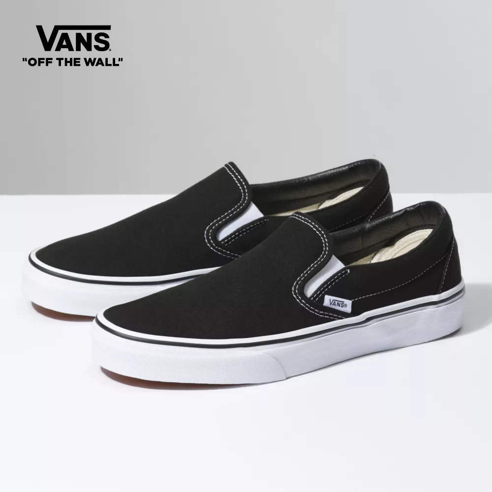 Vans Classic Slip-On Unisex Sneakers Women (Unisex US Size) Black VN000EYEBLK1